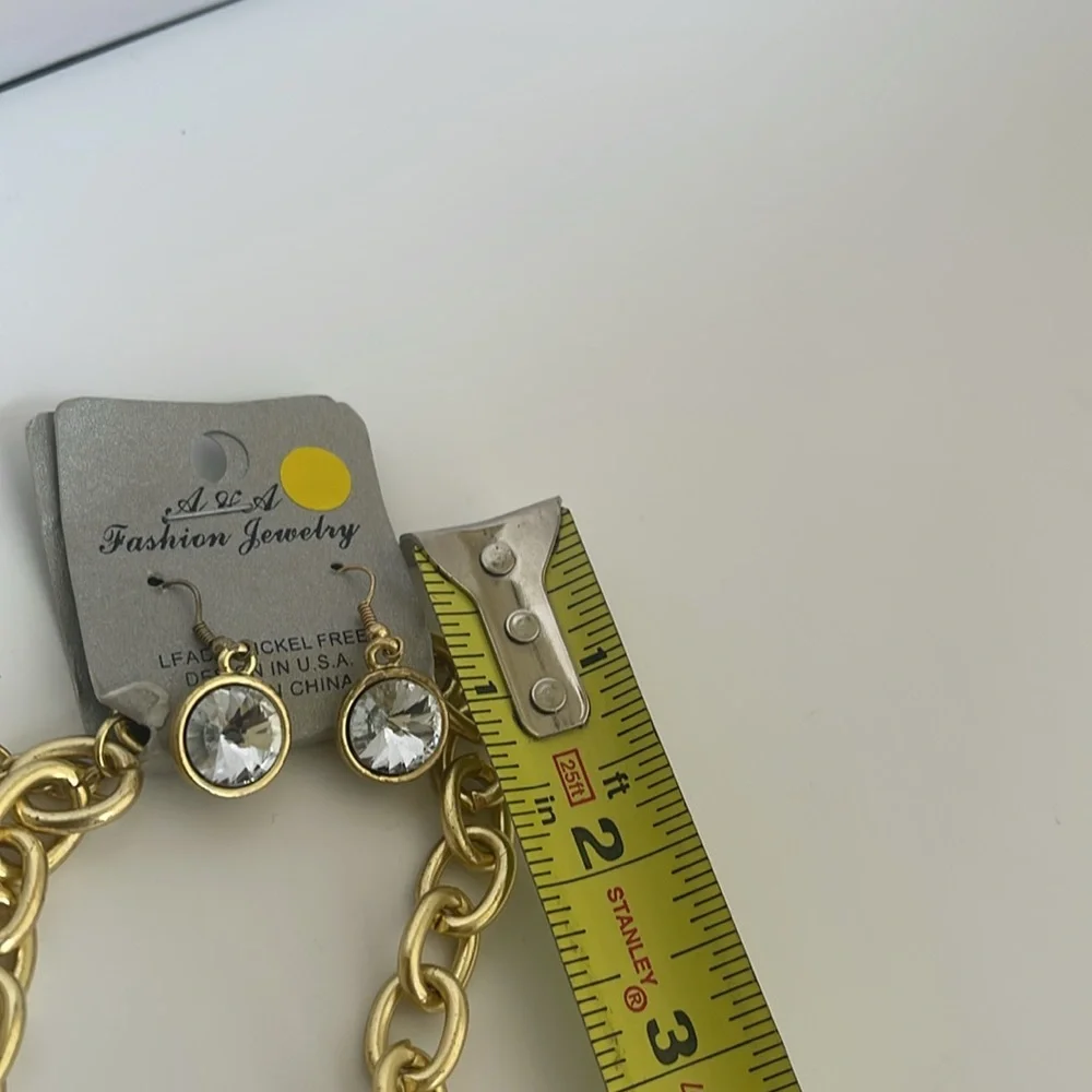 Necklace & Earrings Rhinestones Gold tone 16” NEW